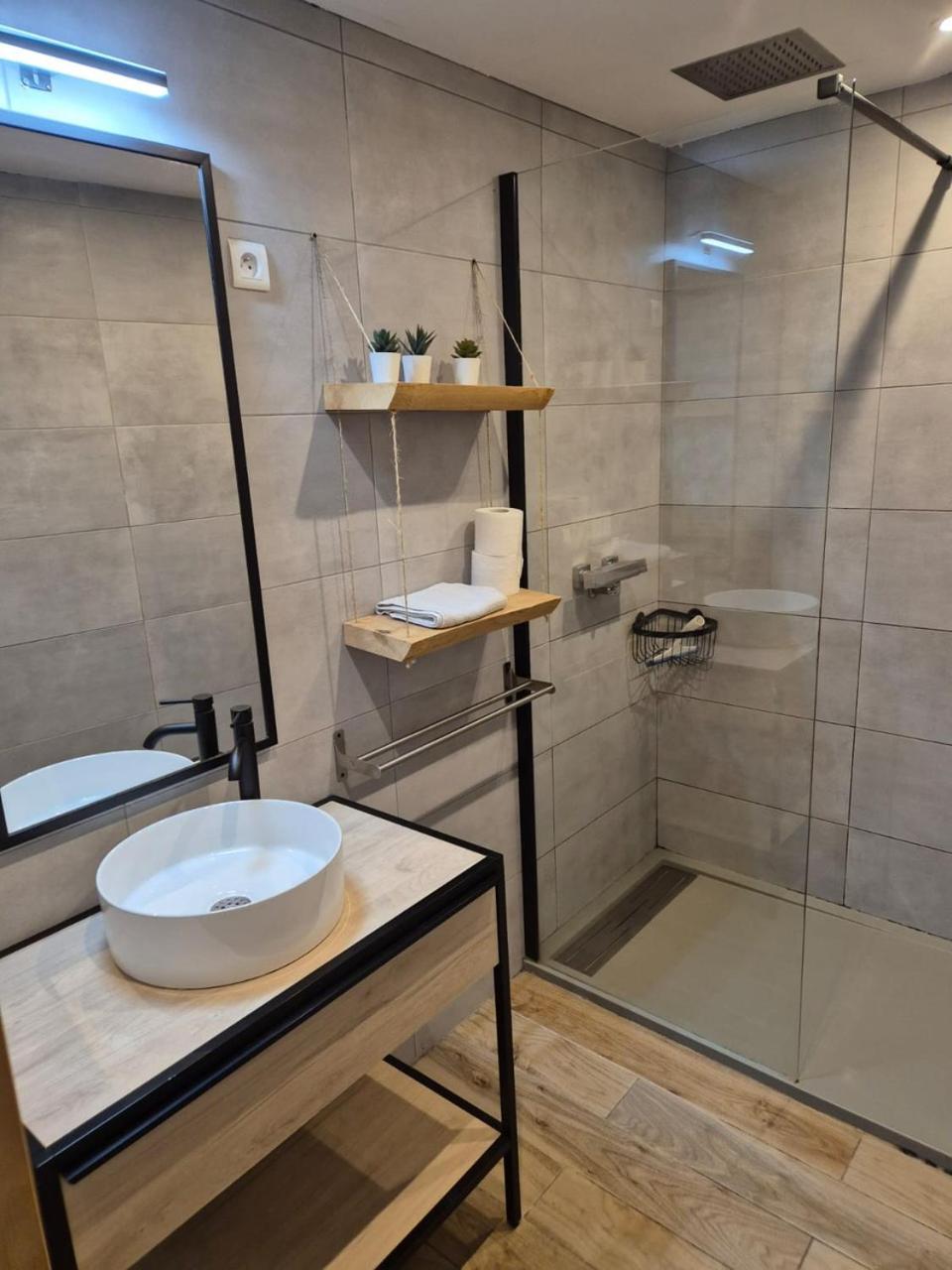 T2 Moderne Hypercentre 40M2, Au Pied De La Cathedrale Apartamento Auch Exterior foto